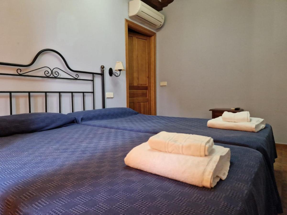 Hostal La Plata Oropesa Bagian luar foto