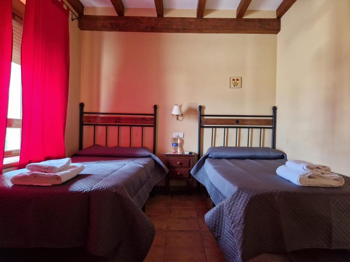 Hostal La Plata Oropesa Bagian luar foto